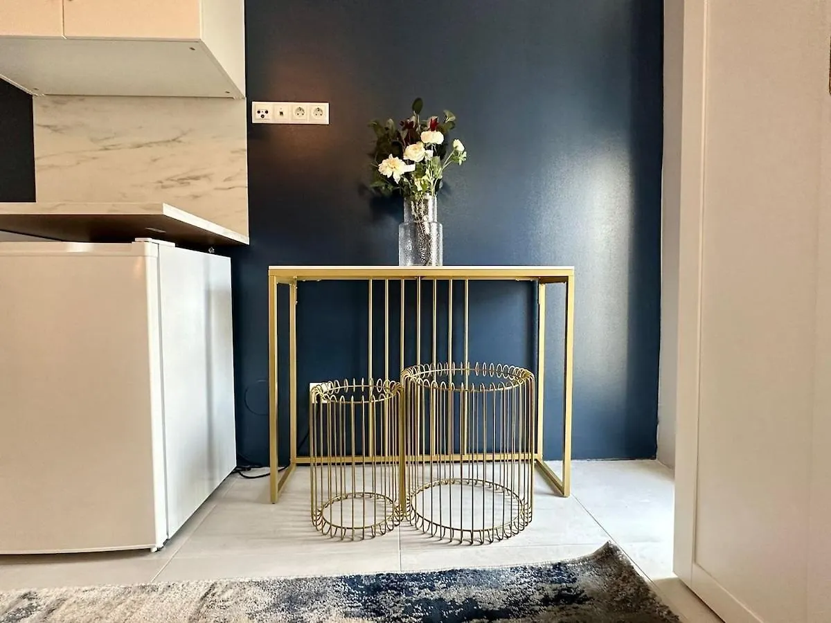 Augarten Apartments I 5 Minutes To Metro, Bus And Train I Wifi I Very Central 0*, Vienna