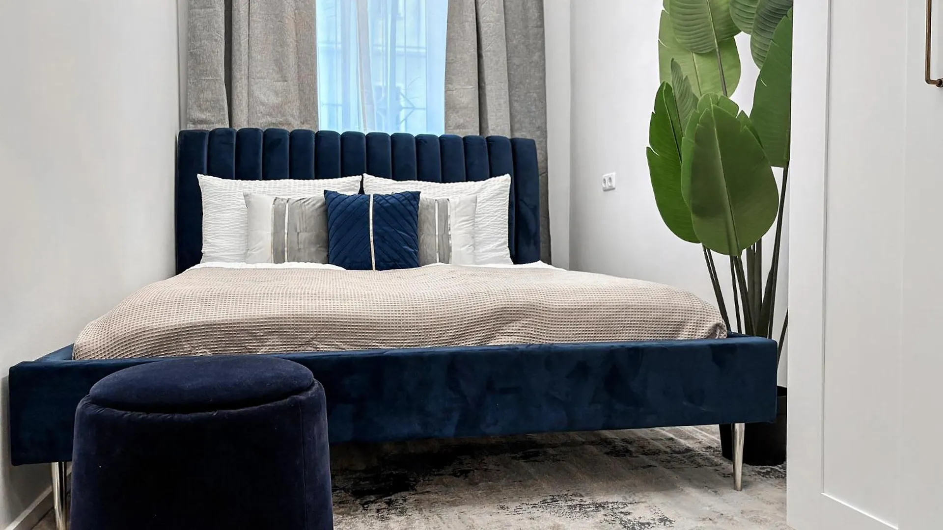 Augarten Apartments I 5 Minutes To Metro, Bus And Train I Wifi I Very Central