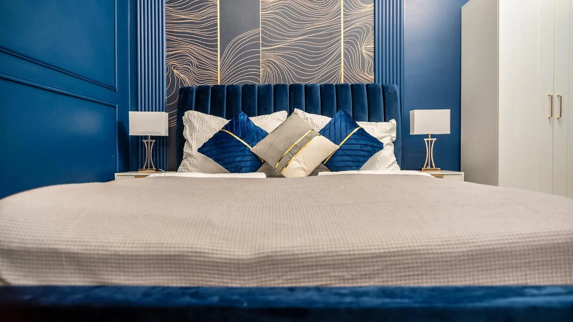 Augarten Apartments I 5 Minutes To Metro, Bus And Train I Wifi I Very Central Austria